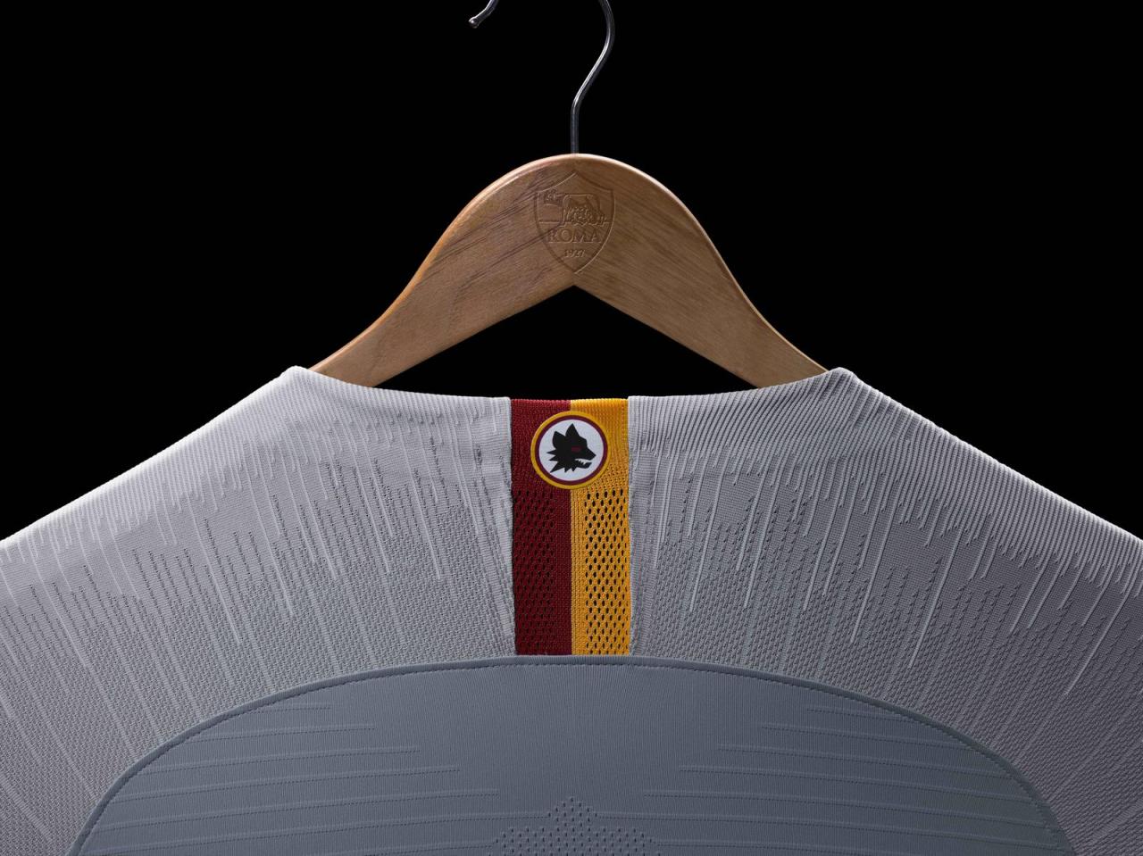 AS Roma 2018-19 Nike Away Kit Football Shirt