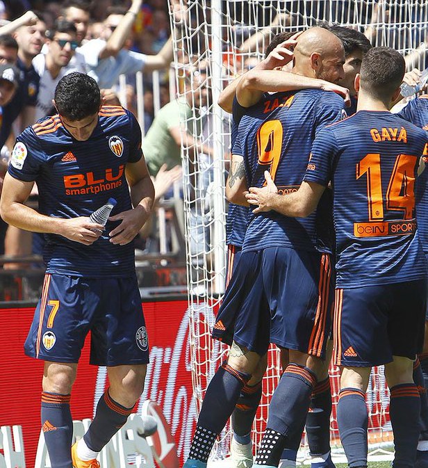 Valencia 2018-19 Adidas Away Kit Football Shirt