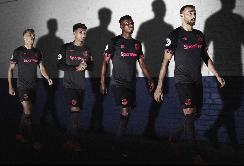 Everton 2018-19 Umbro Away Kit