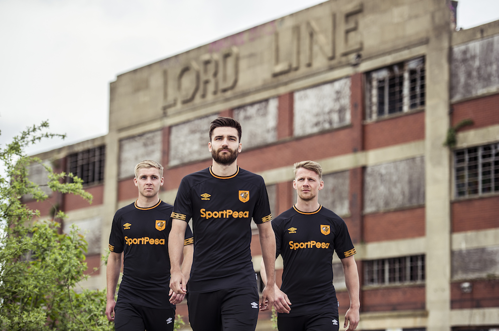 Hull City 2018-19 Umbro Away Kit