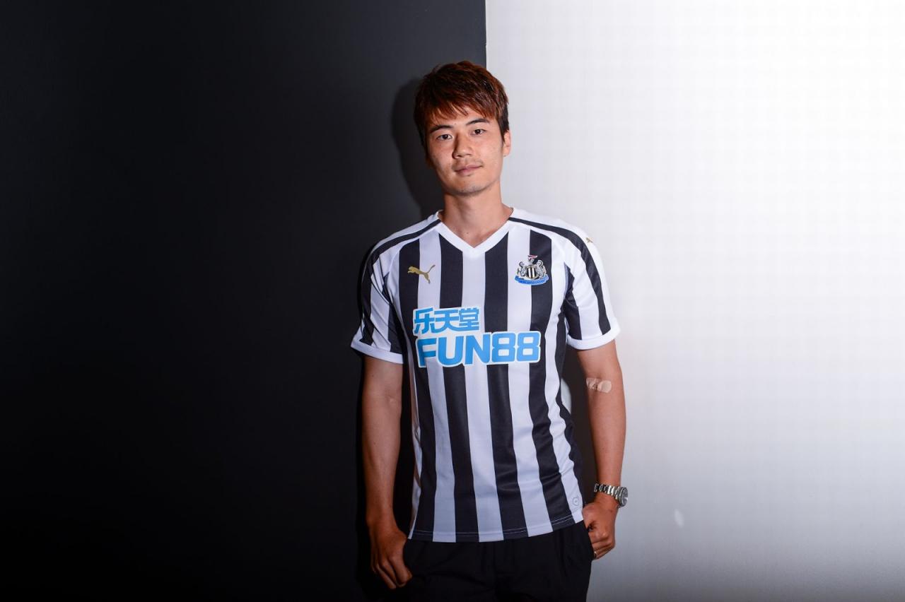 Newcastle United 2018-19 Home Kit Football Shirt