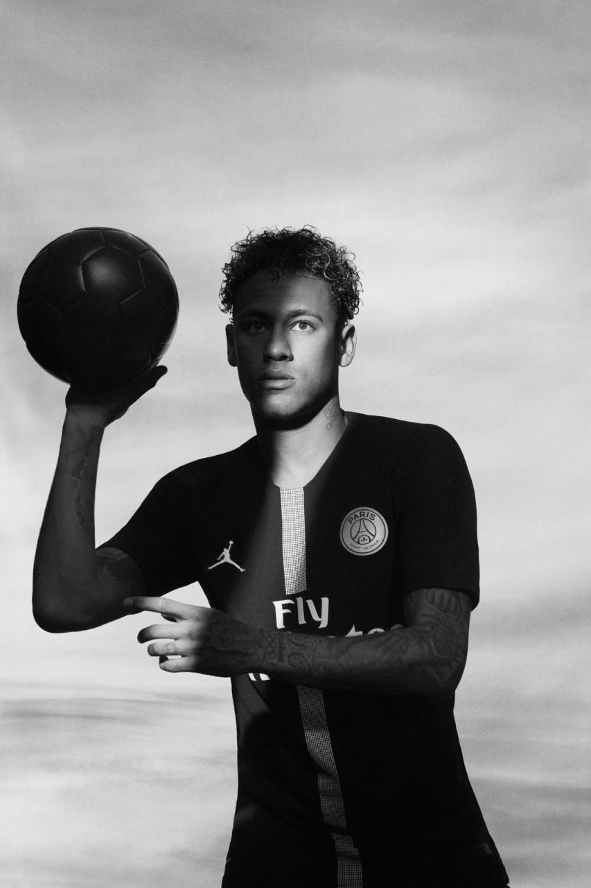 Paris Saint-Germain 2018-19 Jordan Champions League Kits